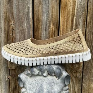 NWT Ilse Jacobsen Tulipu Ballet Slipper Perforated Slip On Sneaker Platin 39